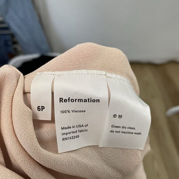 Reformation Off-the-Shoulder Crepe Ruffle Midi Dress Blush Pink size 6 Petite - Picture 8 of 8